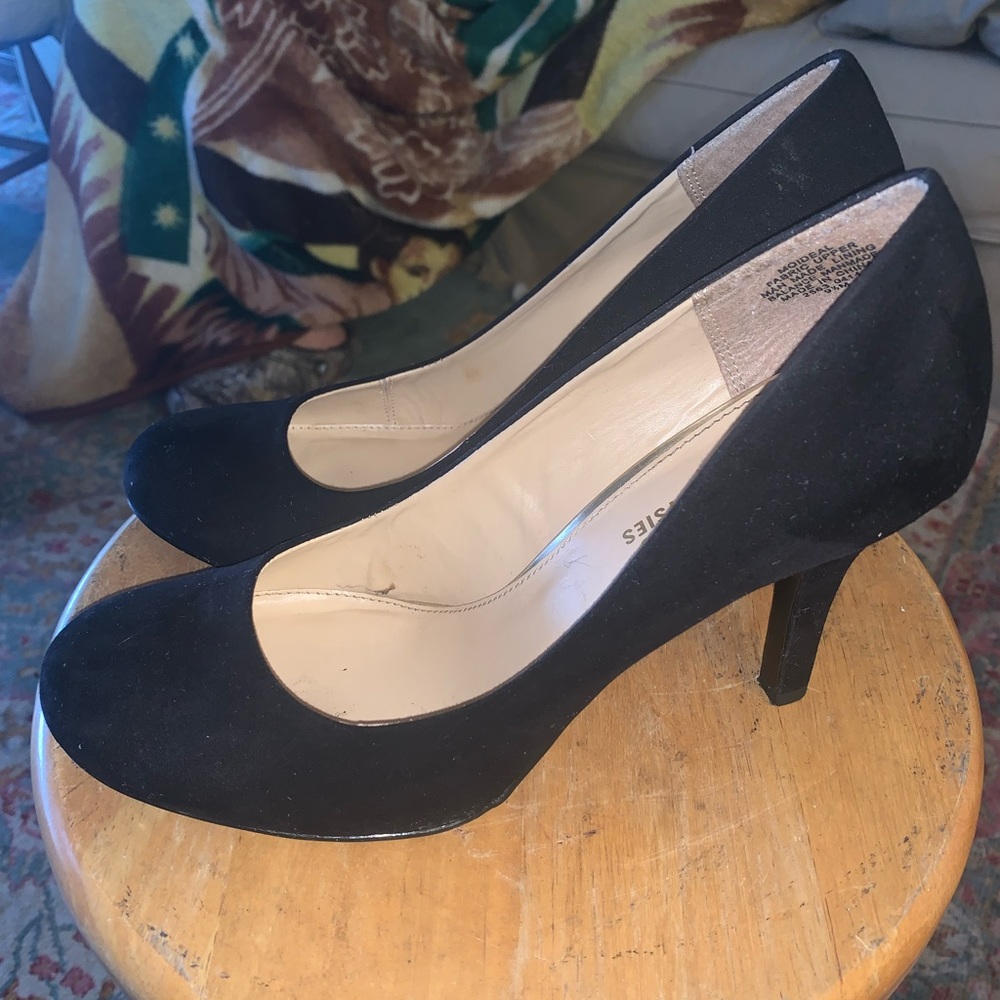 Mootsies Tootsies Black suede 4 inch heels size 9 1/2 med